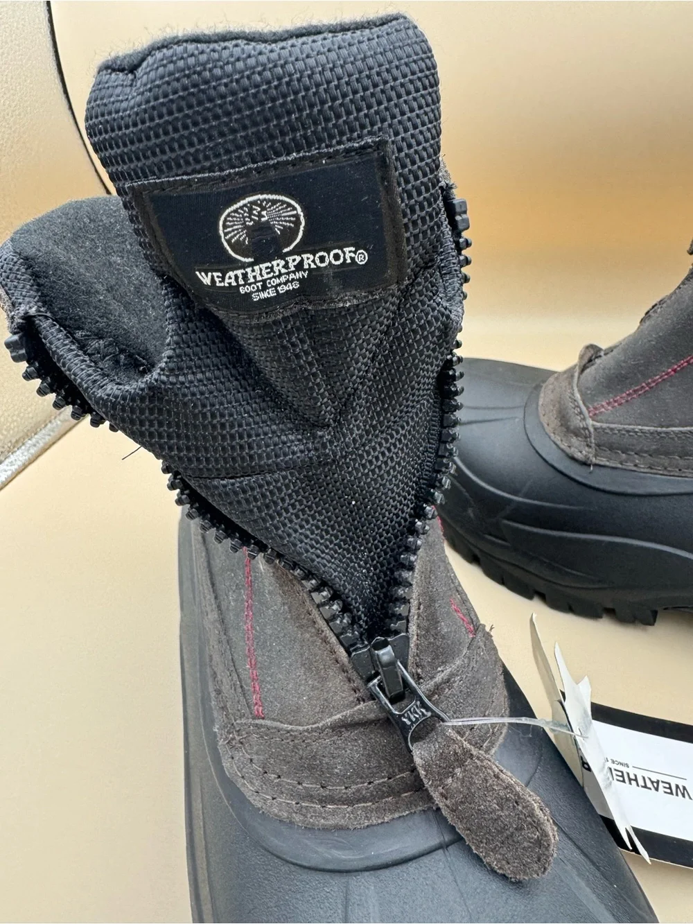 Weatherproof Black and Brown Men's Winter Boots Zip closure Size 8M
